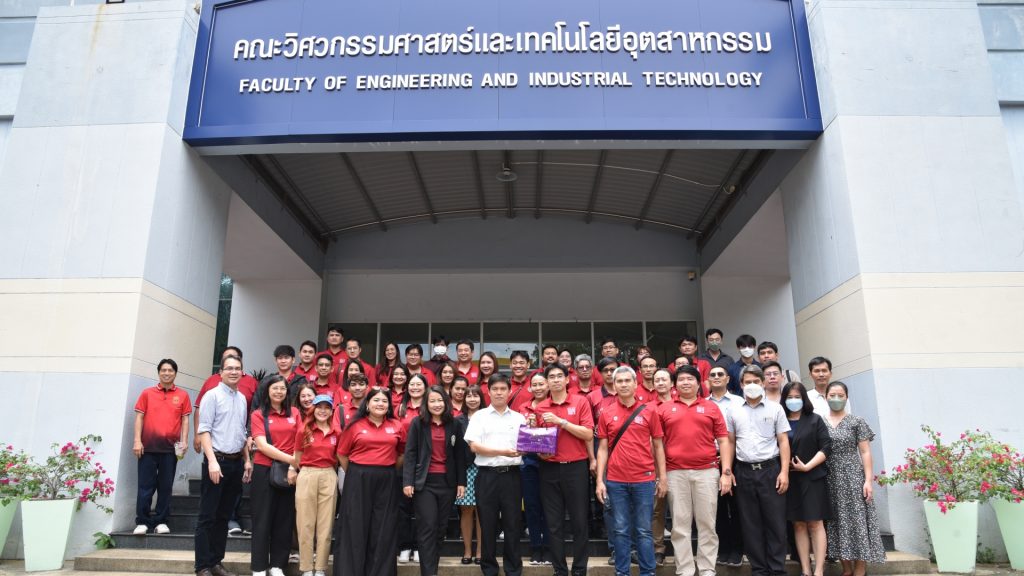 "ผู้บริหารคณะวิศวกรรมศาสตร์ มรภ.เพชรบุรี ต้อนรับคณะศึกษาดูงาน มรภ.พิบูลสงคราม"