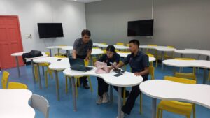 นักศึกษาวิศวกรรมเครื่องกล มรภ.เพชรบุรี นำเสนอผลงานเท้าเหยียบพะอง